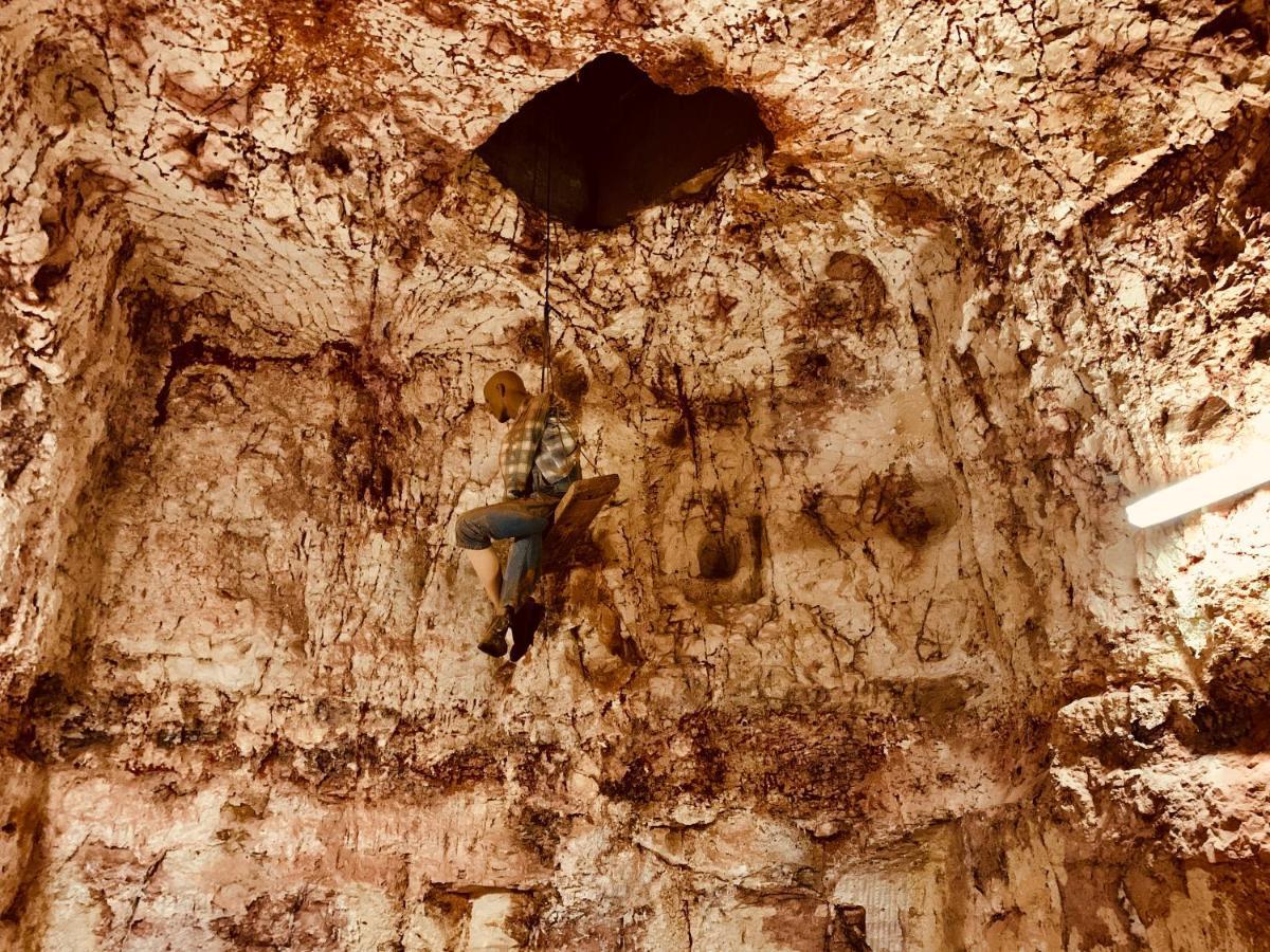 Desert Cave Hotel Coober Pedy Eksteriør bilde